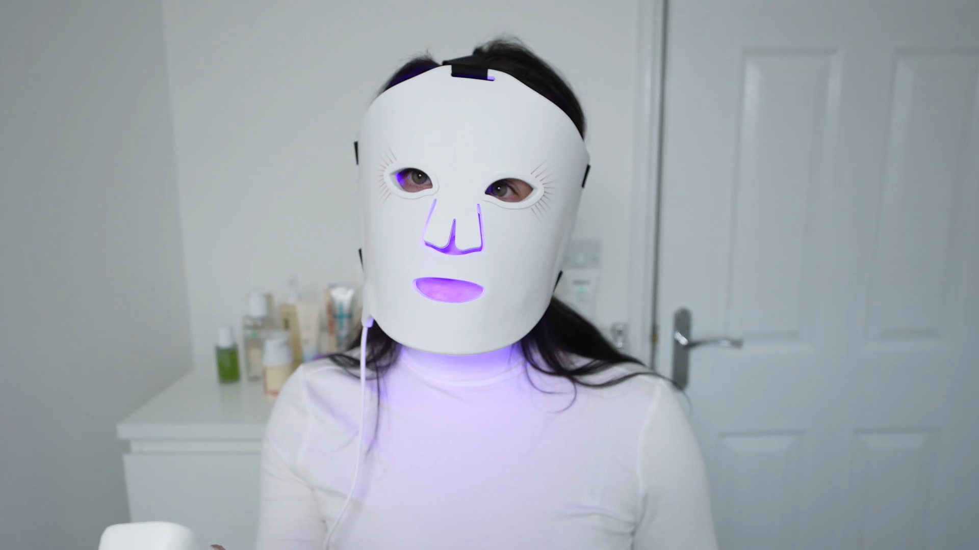 Breakouts After Blue Light Therapy: Why They Happen and How to Reduce Them Safely