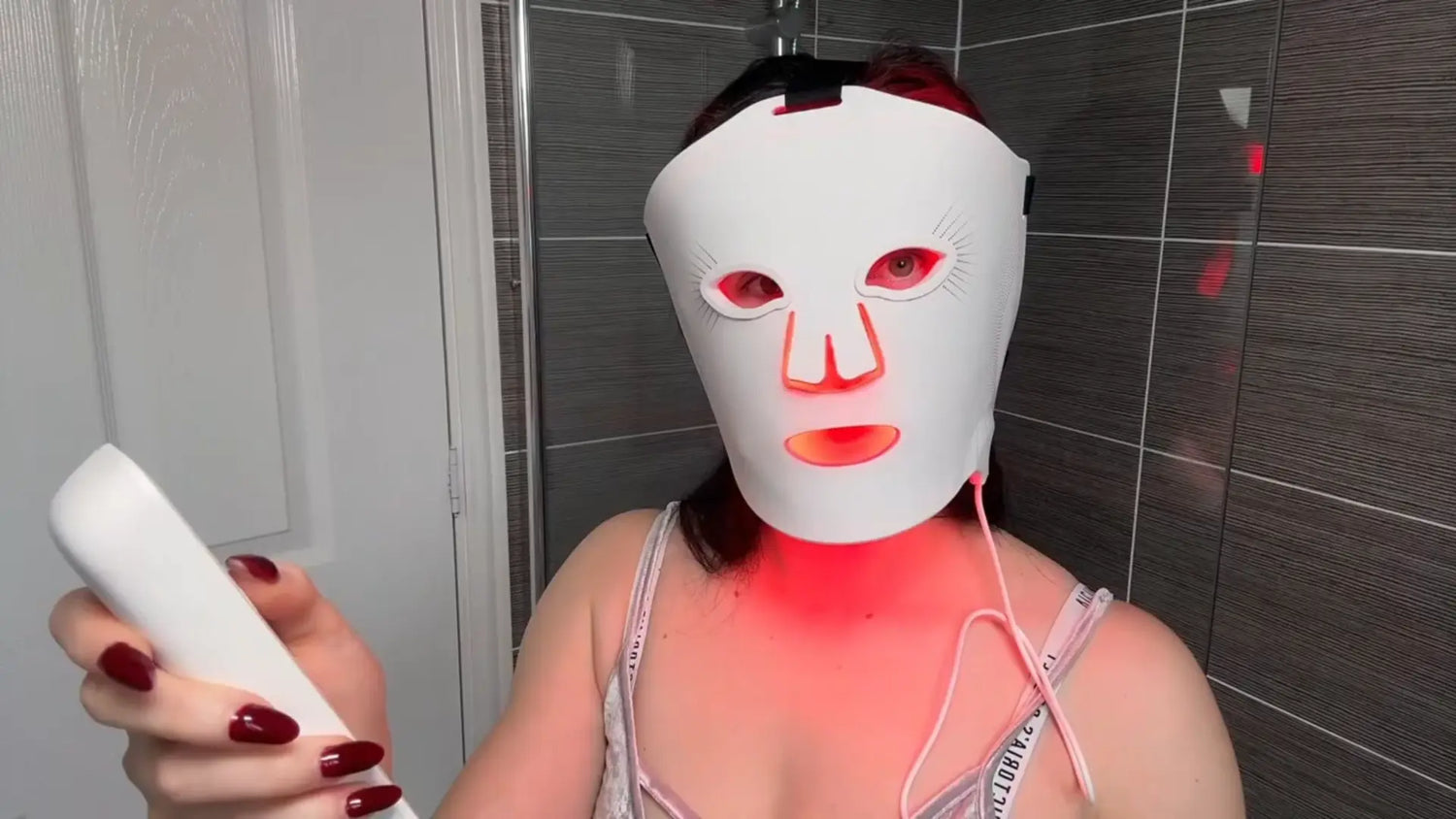 How to Use an LED Light Therapy Face Mask for Best Results Umitec